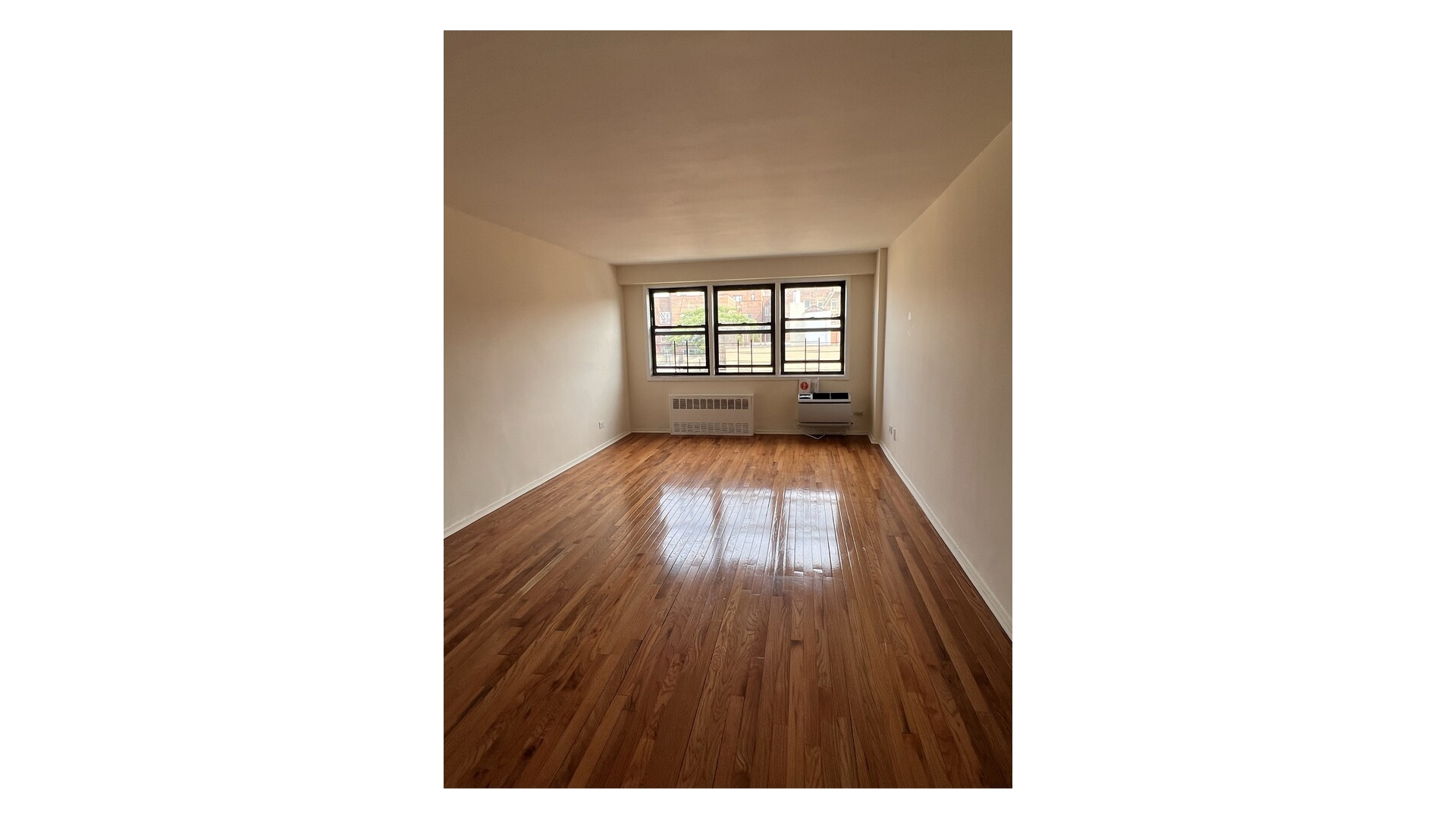 Listing photo 1 of 2