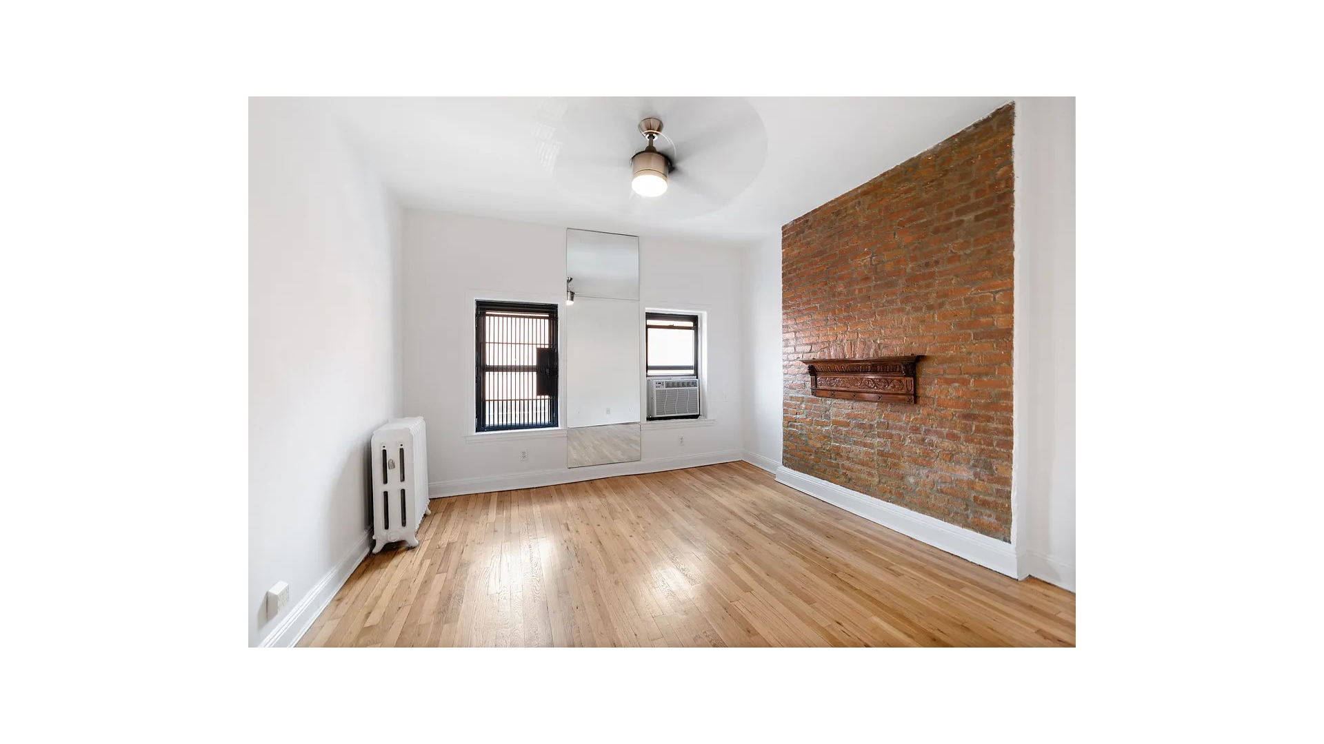 Listing photo 1 of 5