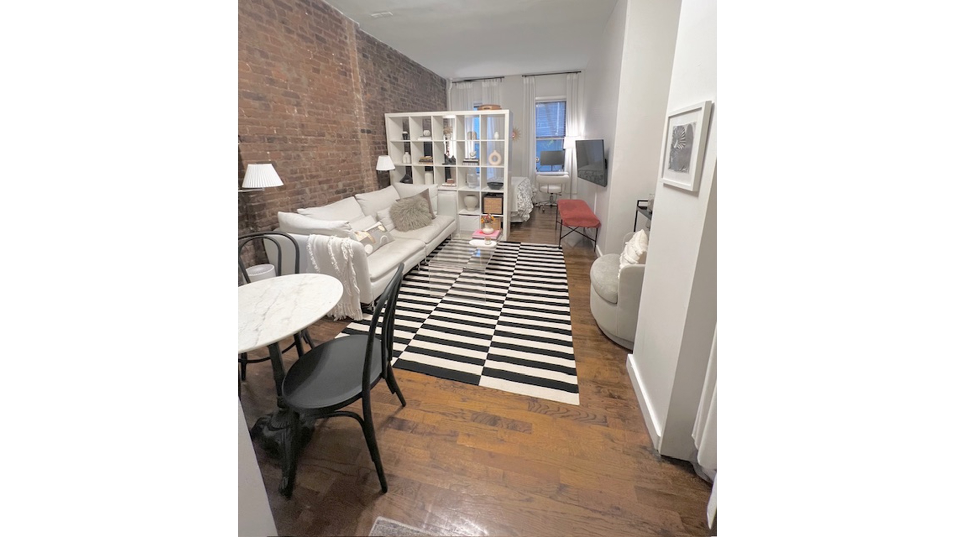 Listing photo 1 of 5