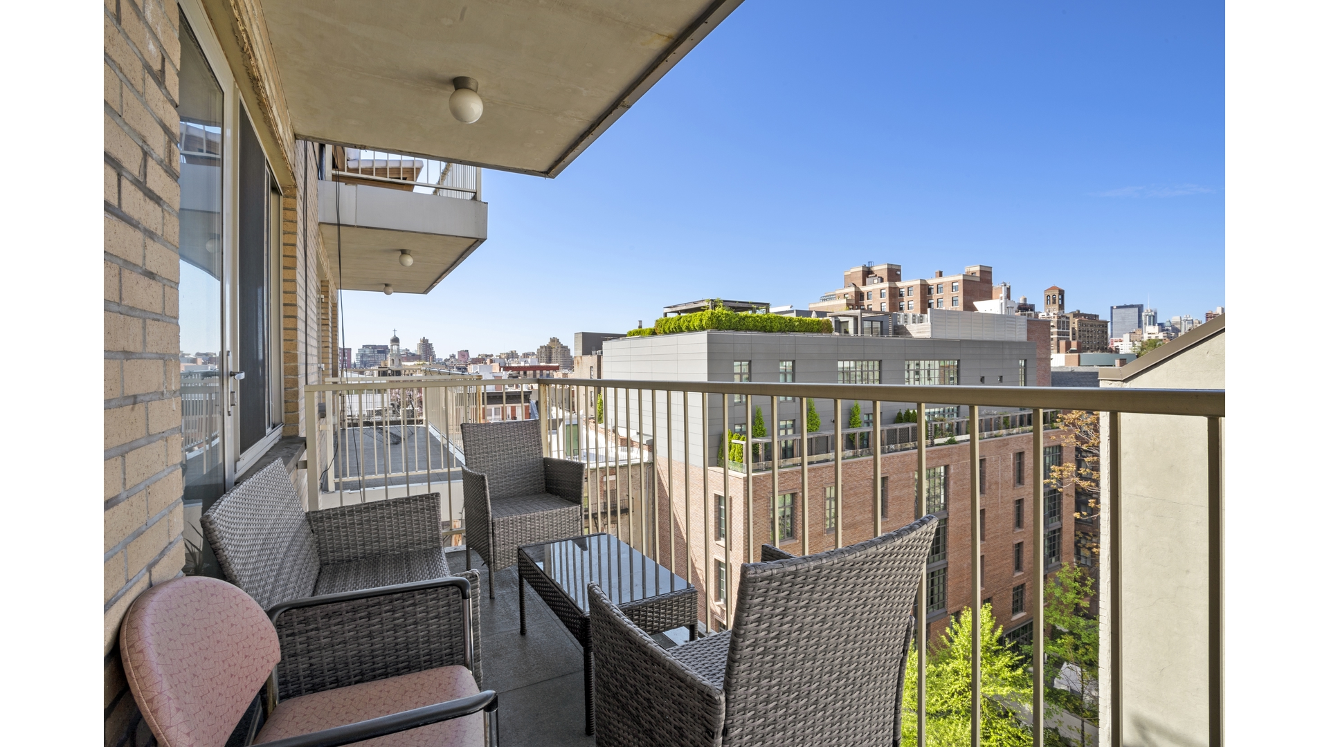 Listing photo 1 of 5