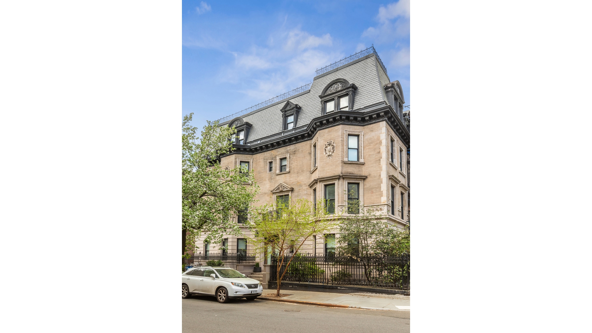 Listing photo 1 of 5