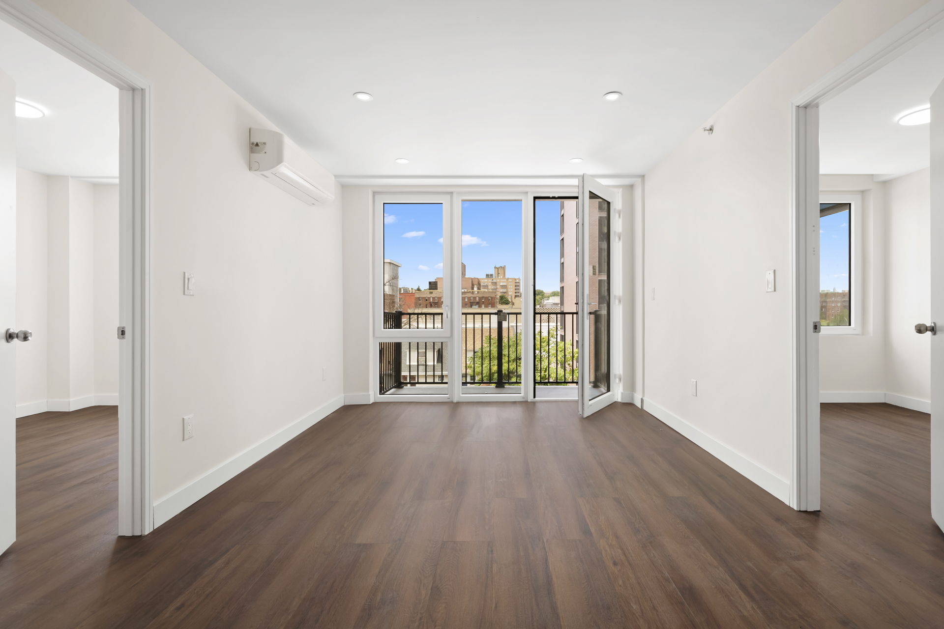 Listing photo 1 of 5