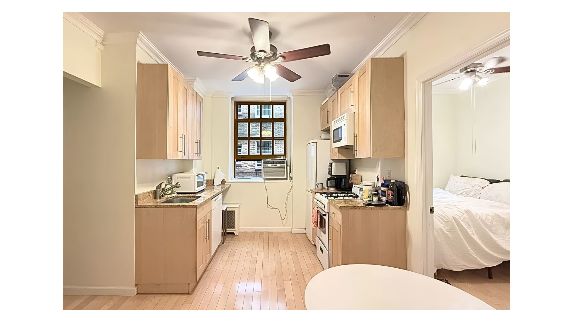 Listing photo 1 of 5