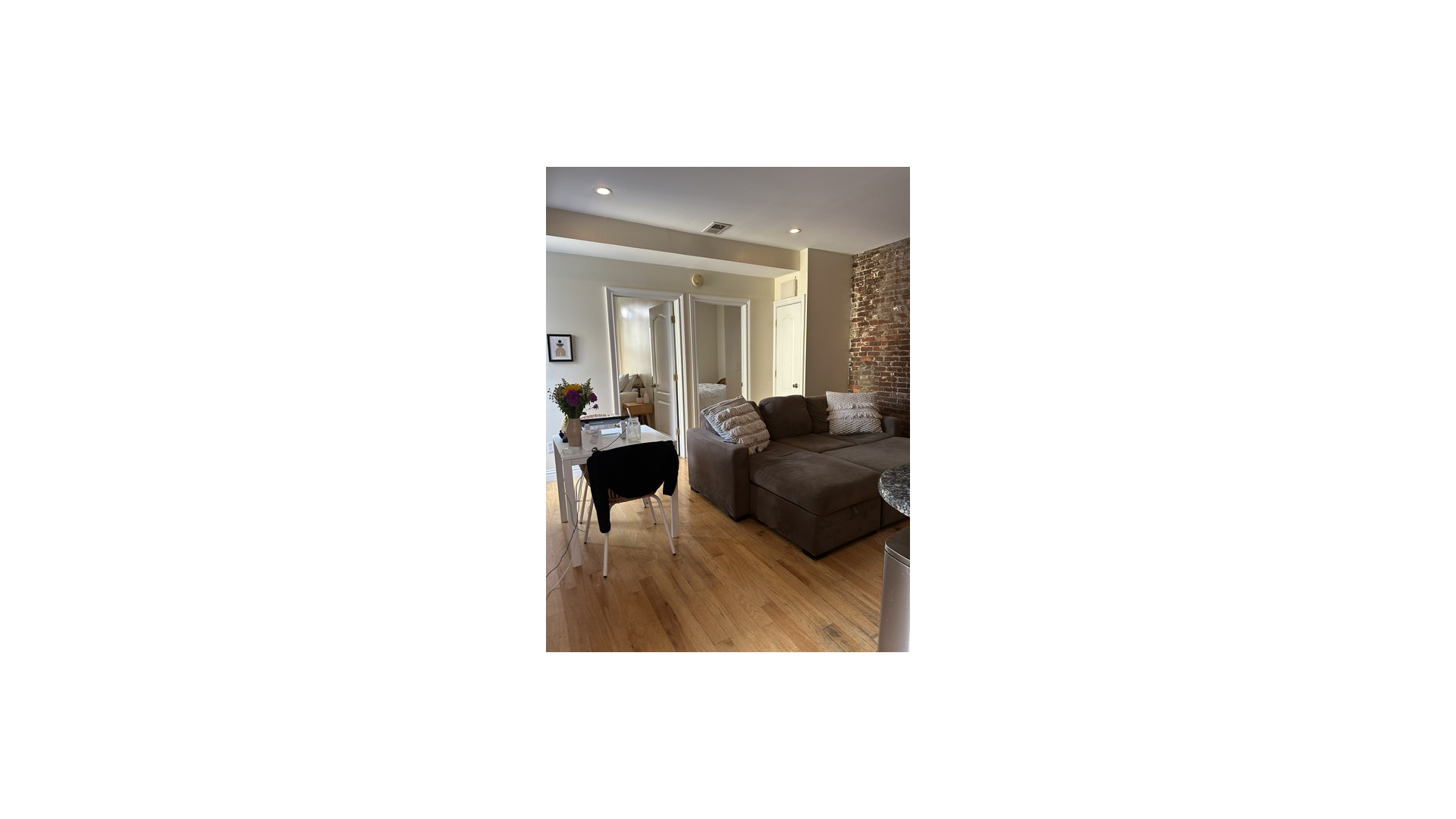 Listing photo 1 of 5