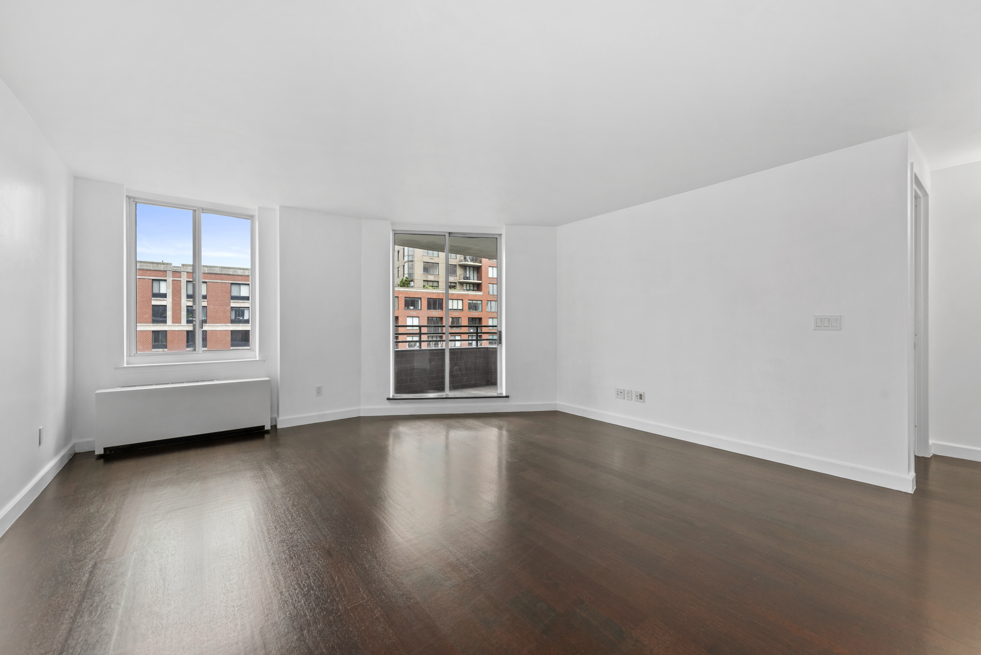 Listing photo 1 of 5