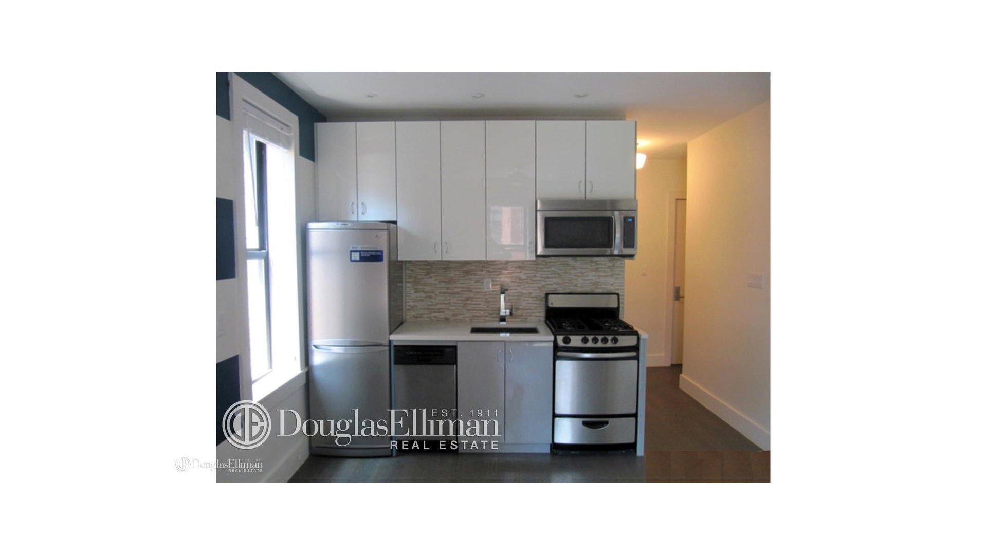 Listing photo 1 of 5