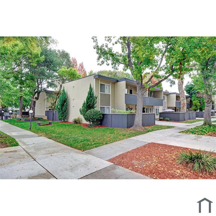 Listing photo 1 of 2