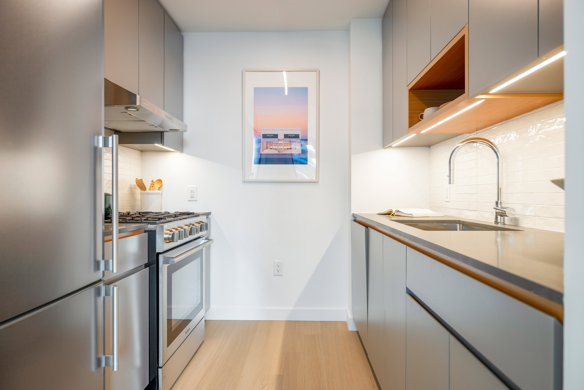 Listing photo 1 of 10