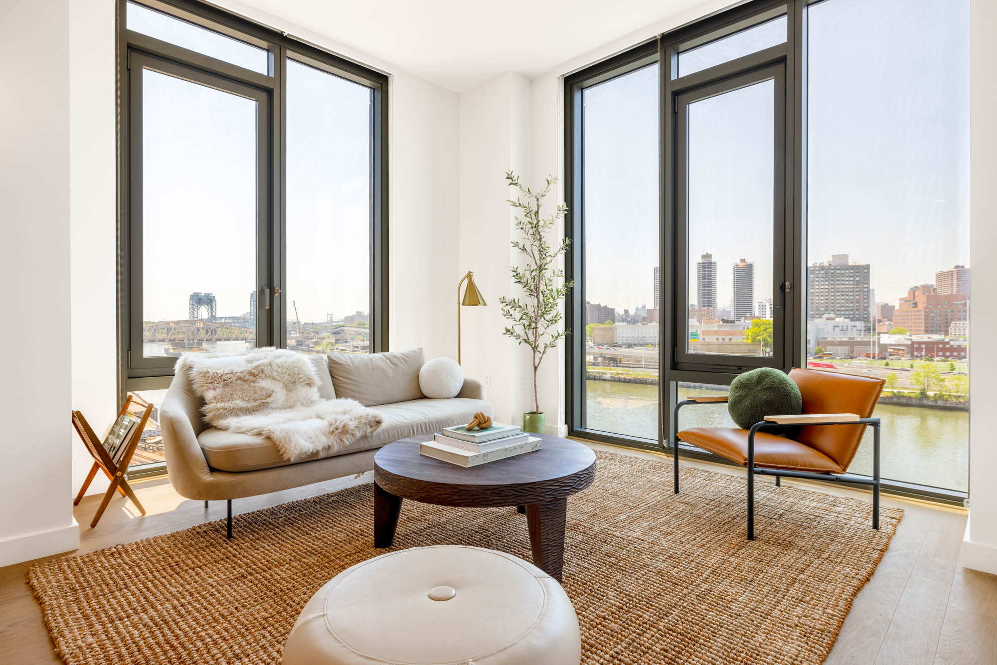 Listing photo 1 of 10