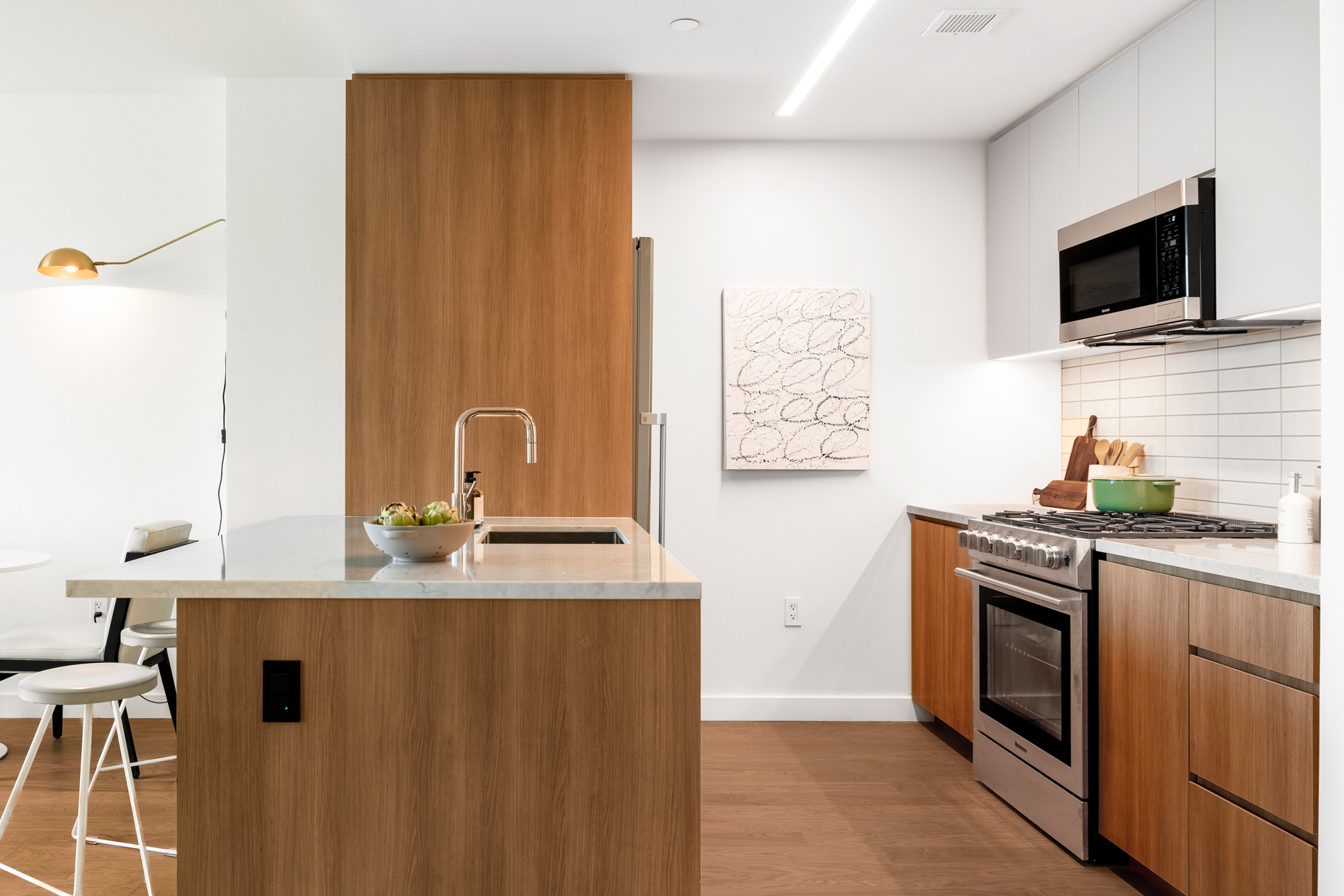 Listing photo 1 of 12