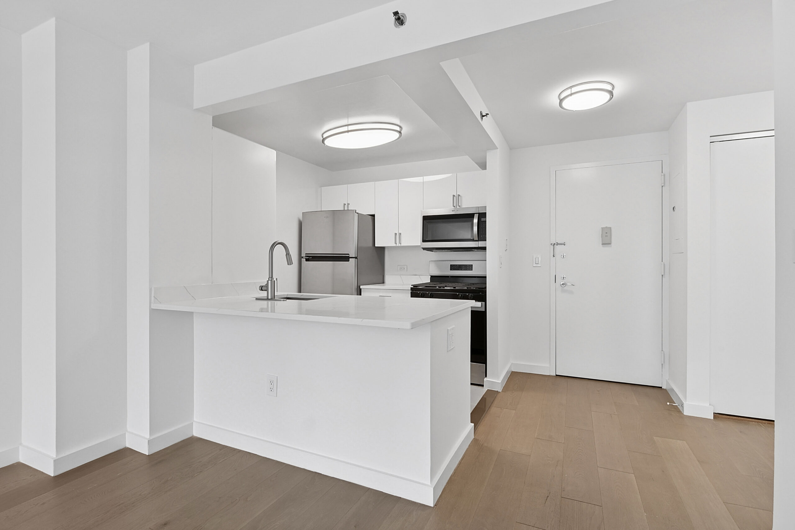 Listing photo 1 of 16