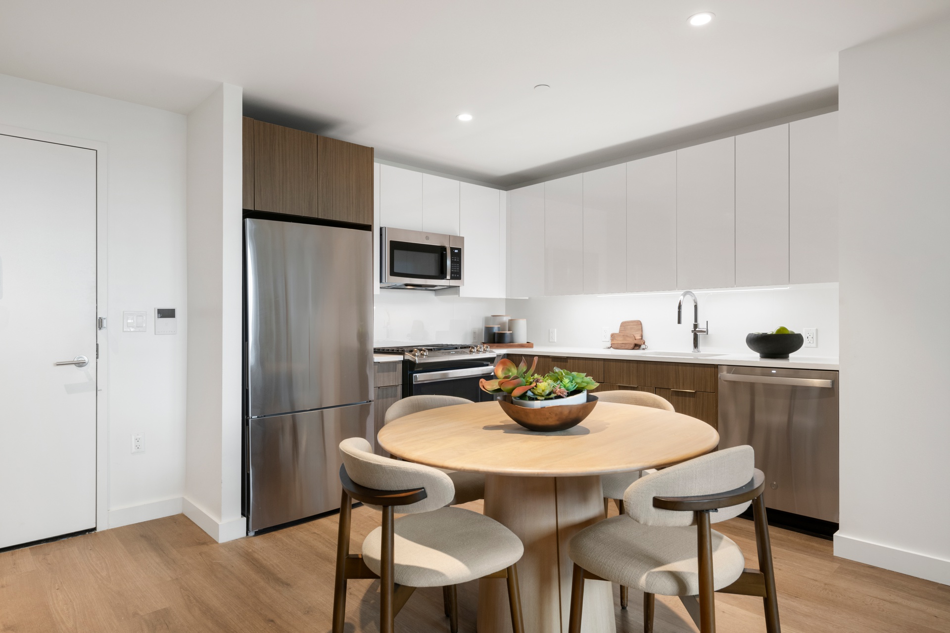 Listing photo 1 of 39