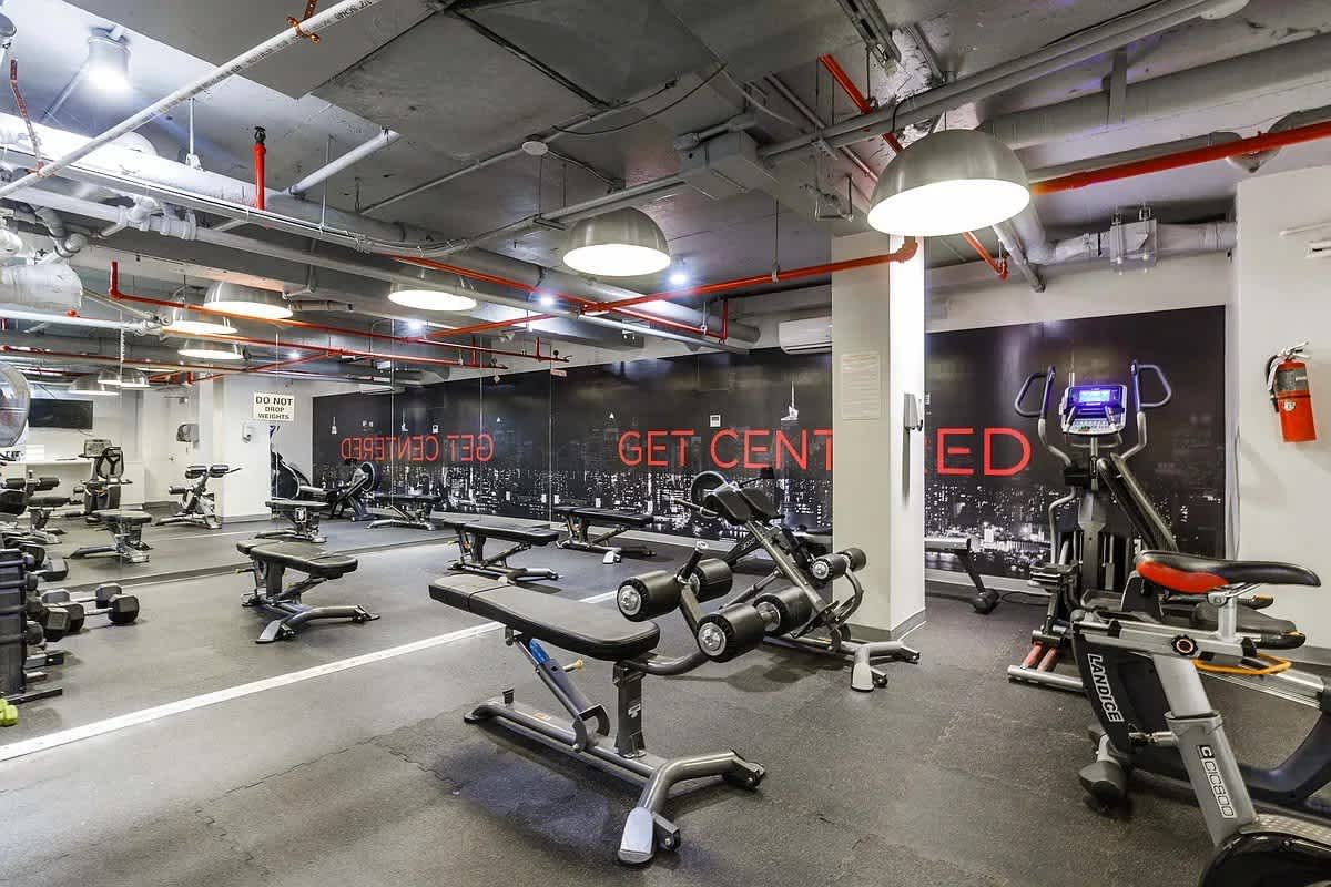 Listing photo 1 of 11