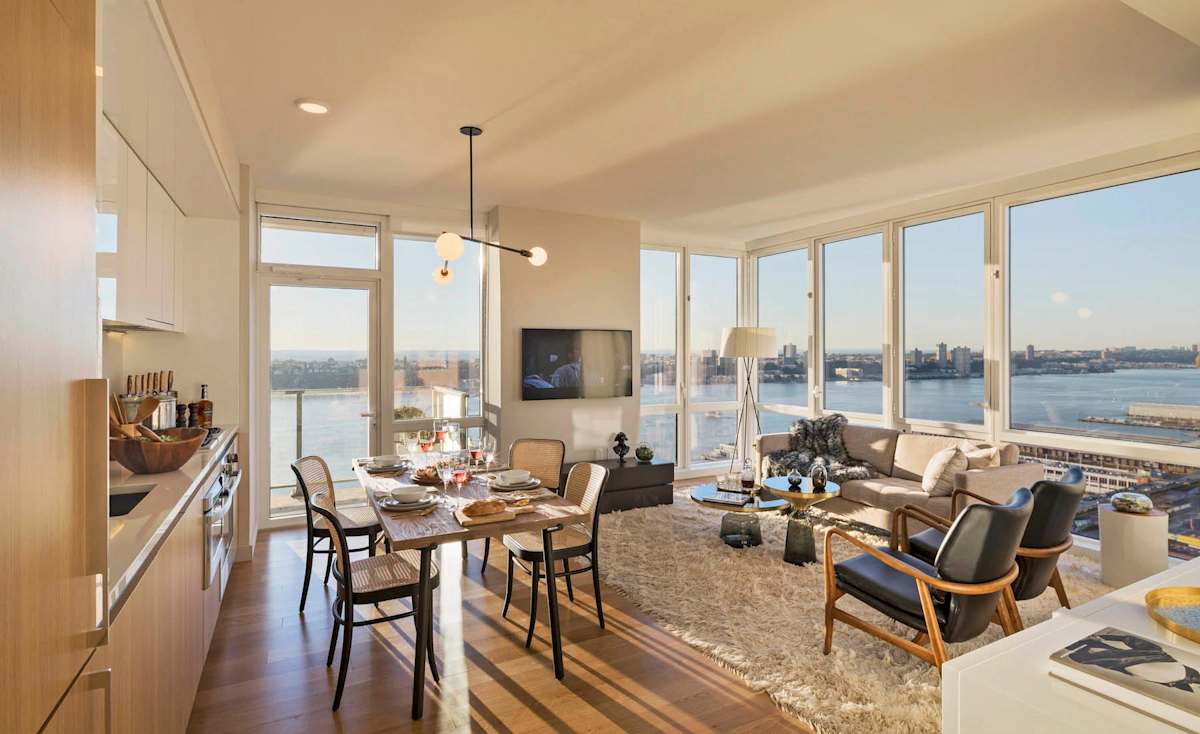 Listing photo 1 of 5