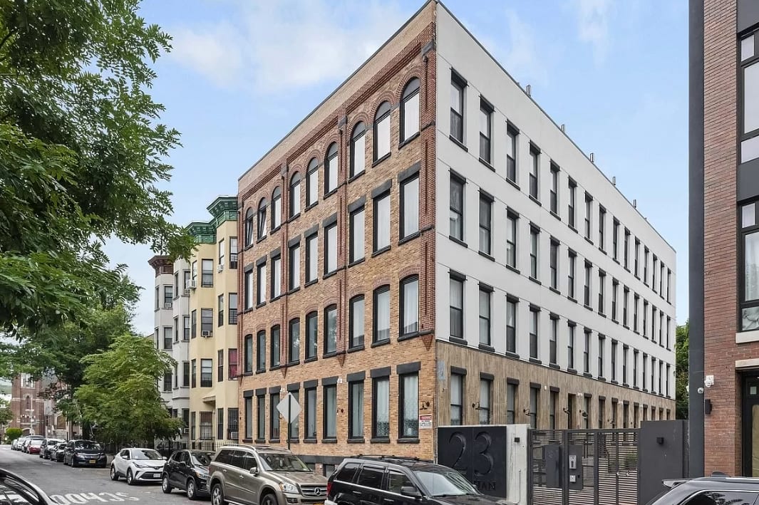 Listing photo 1 of 6