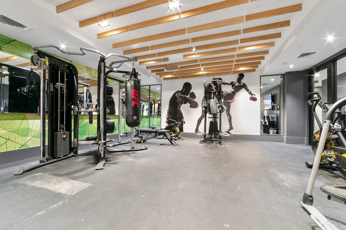 Listing photo 1 of 5