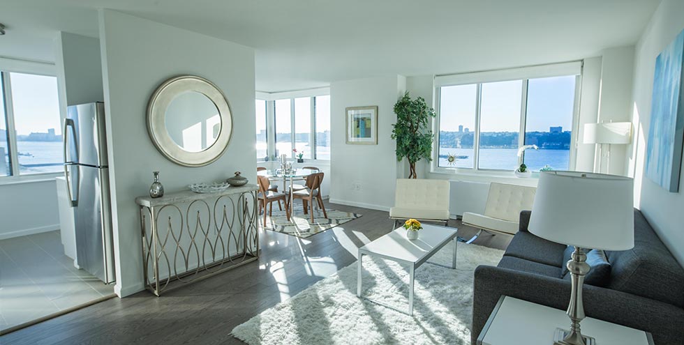 Listing photo 1 of 8