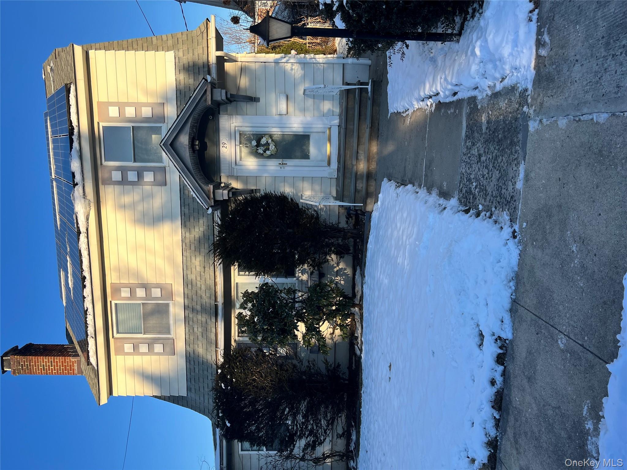 Listing photo 1 of 5