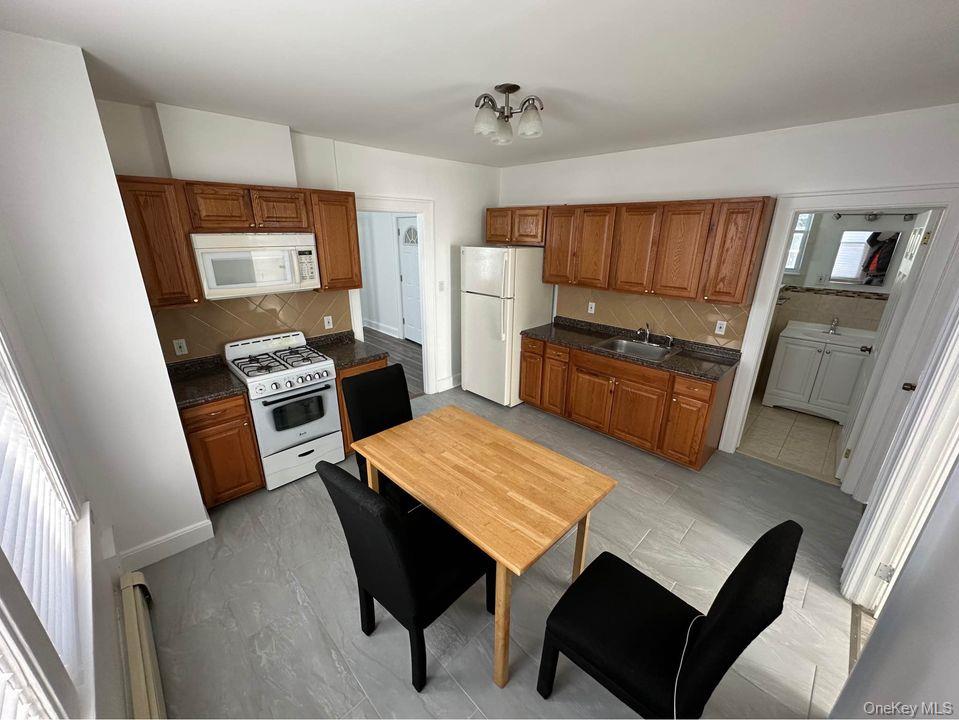 Listing photo 1 of 5