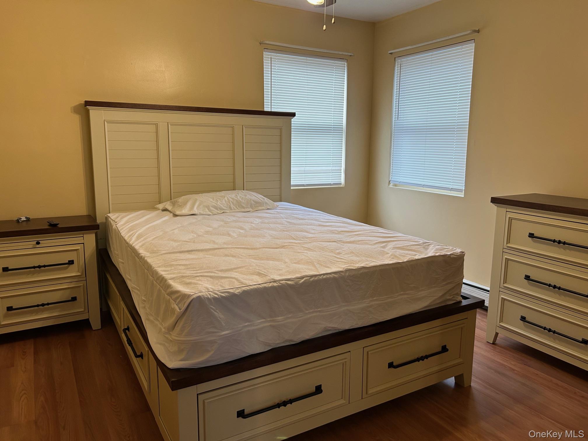 Listing photo 1 of 4