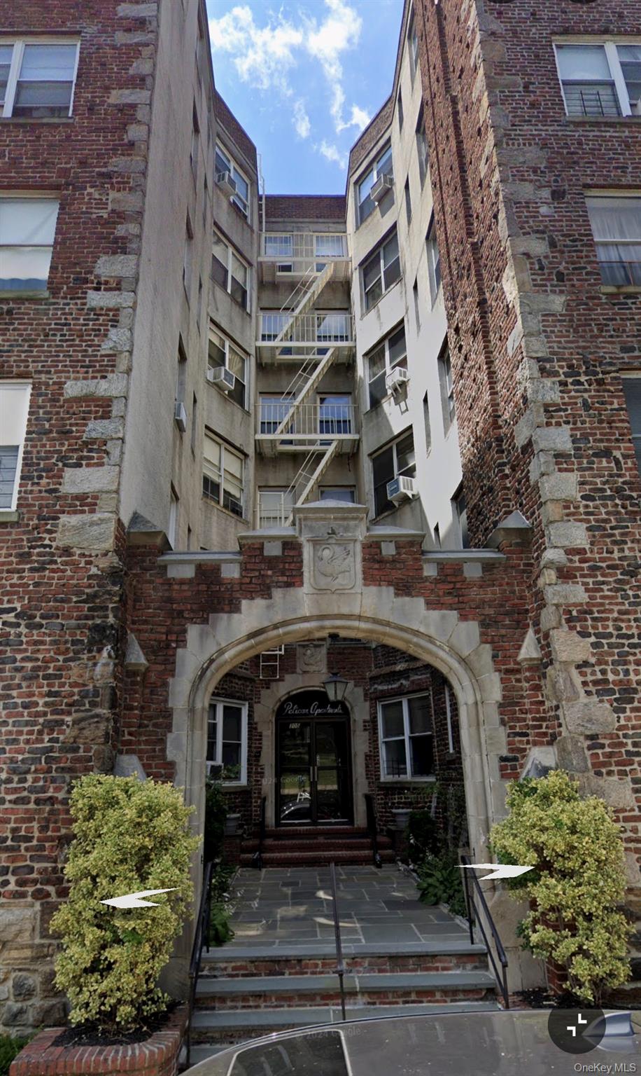 Listing photo 1 of 5
