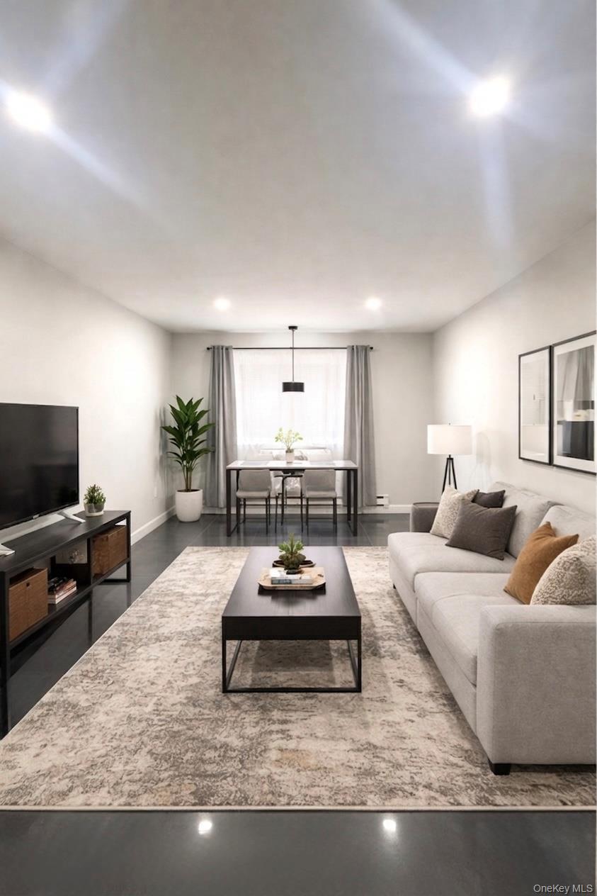 Listing photo 1 of 4