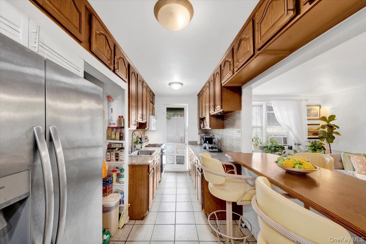 Listing photo 1 of 5