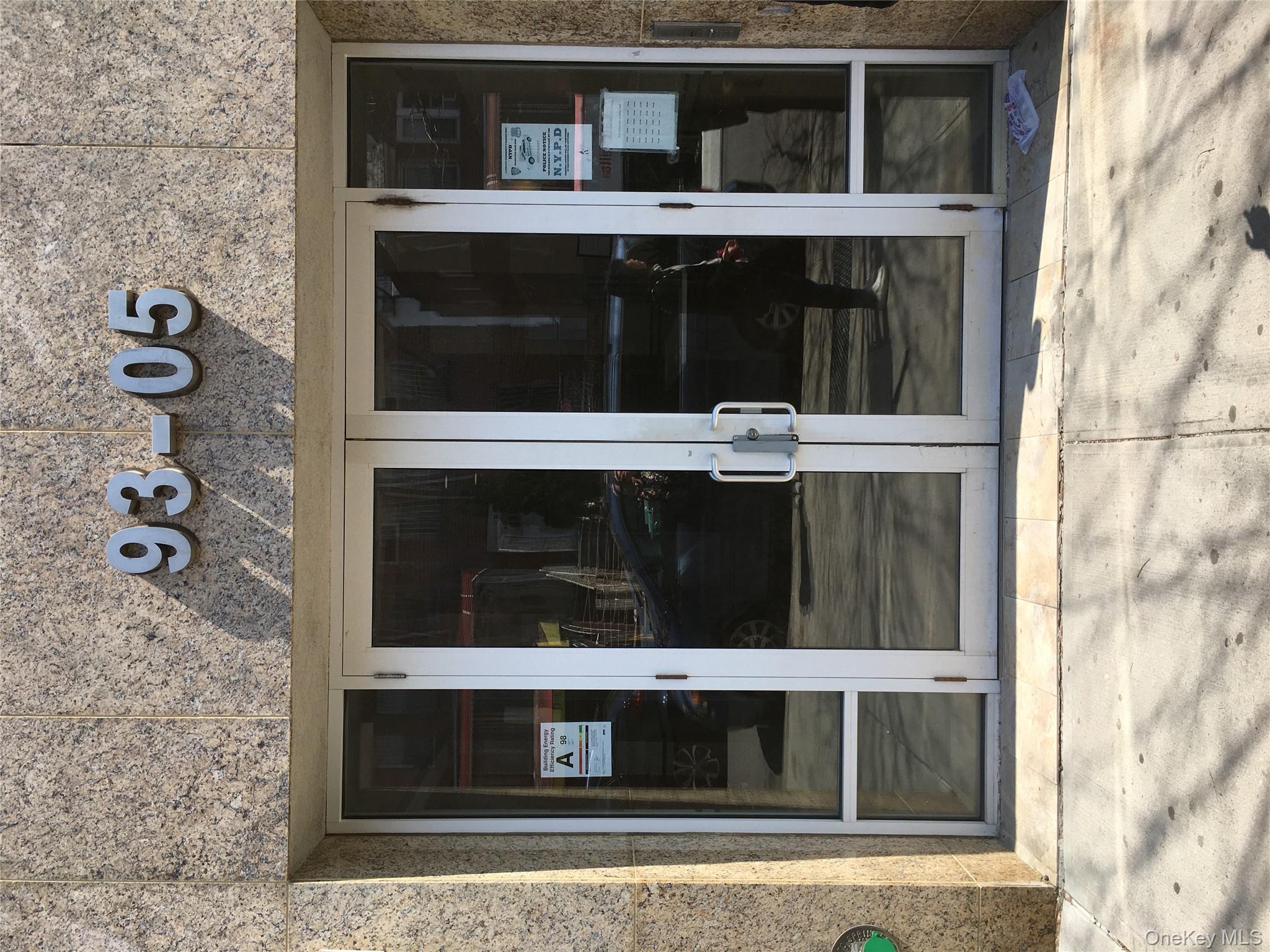 Listing photo 1 of 5