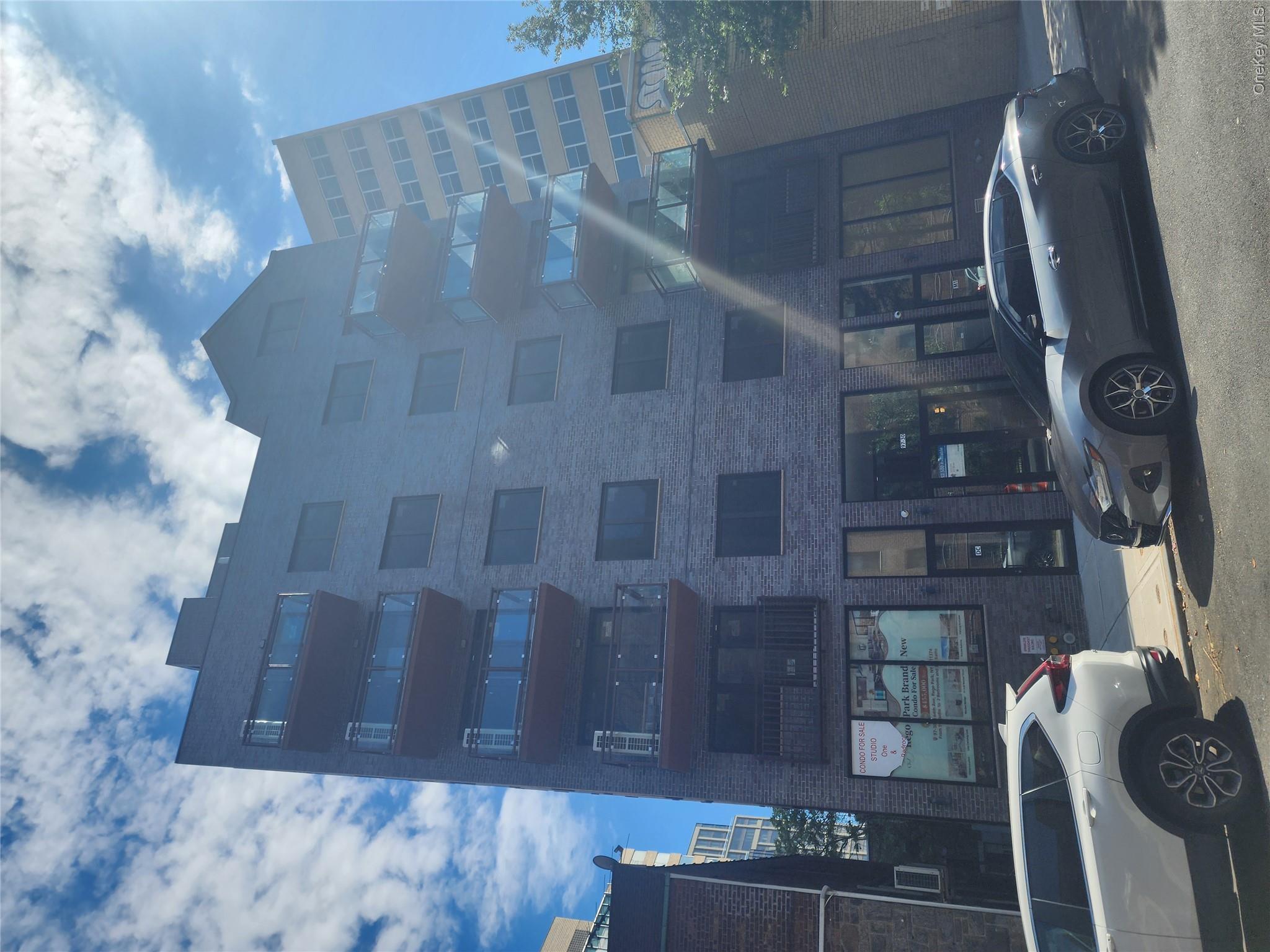 Listing photo 1 of 5