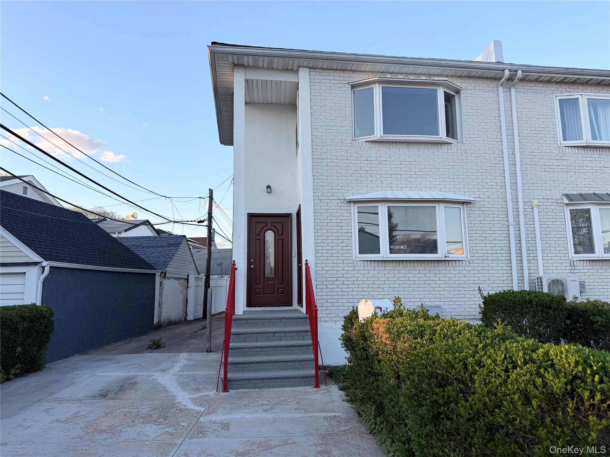 Listing photo 1 of 5