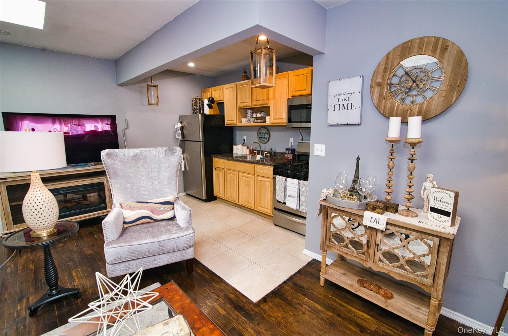 Listing photo 1 of 5