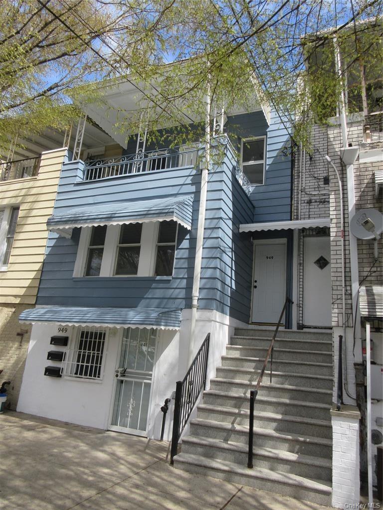 Listing photo 1 of 5
