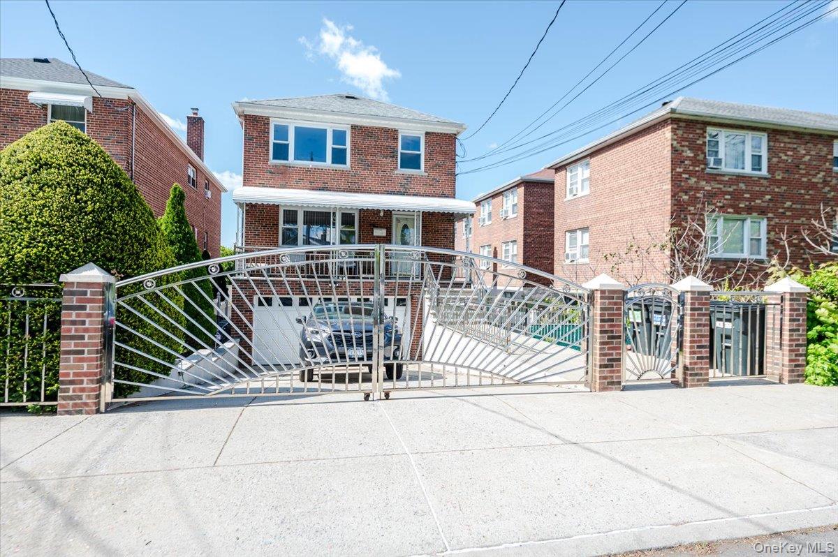 Listing photo 1 of 5