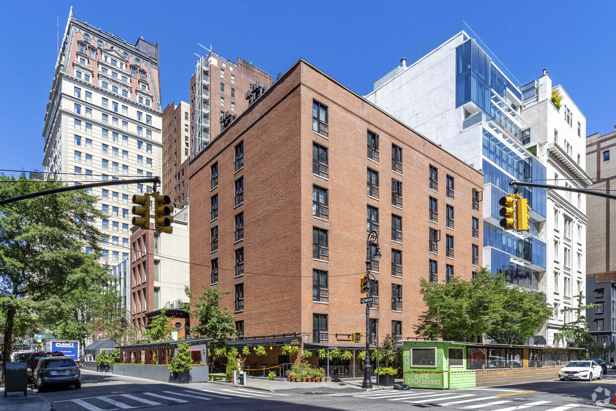 Listing photo 1 of 23