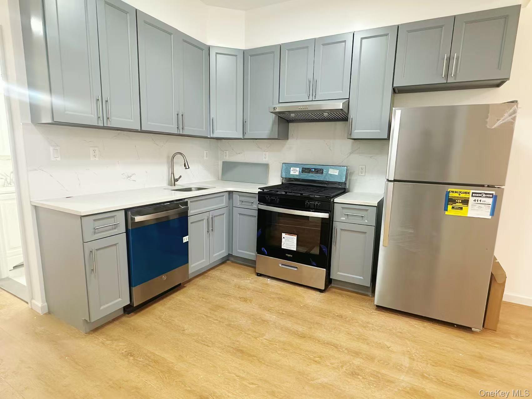 Listing photo 1 of 5