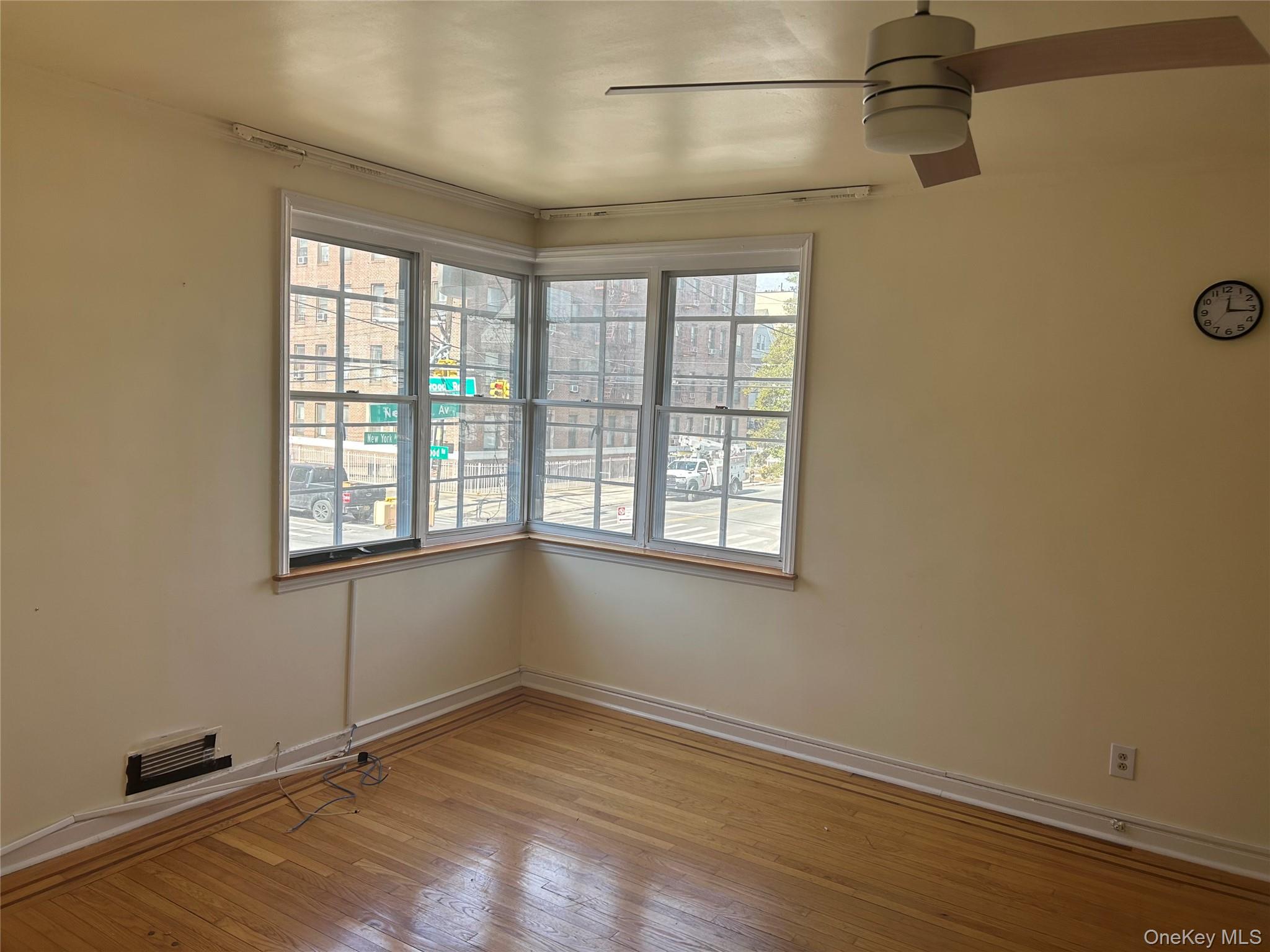 Listing photo 1 of 5