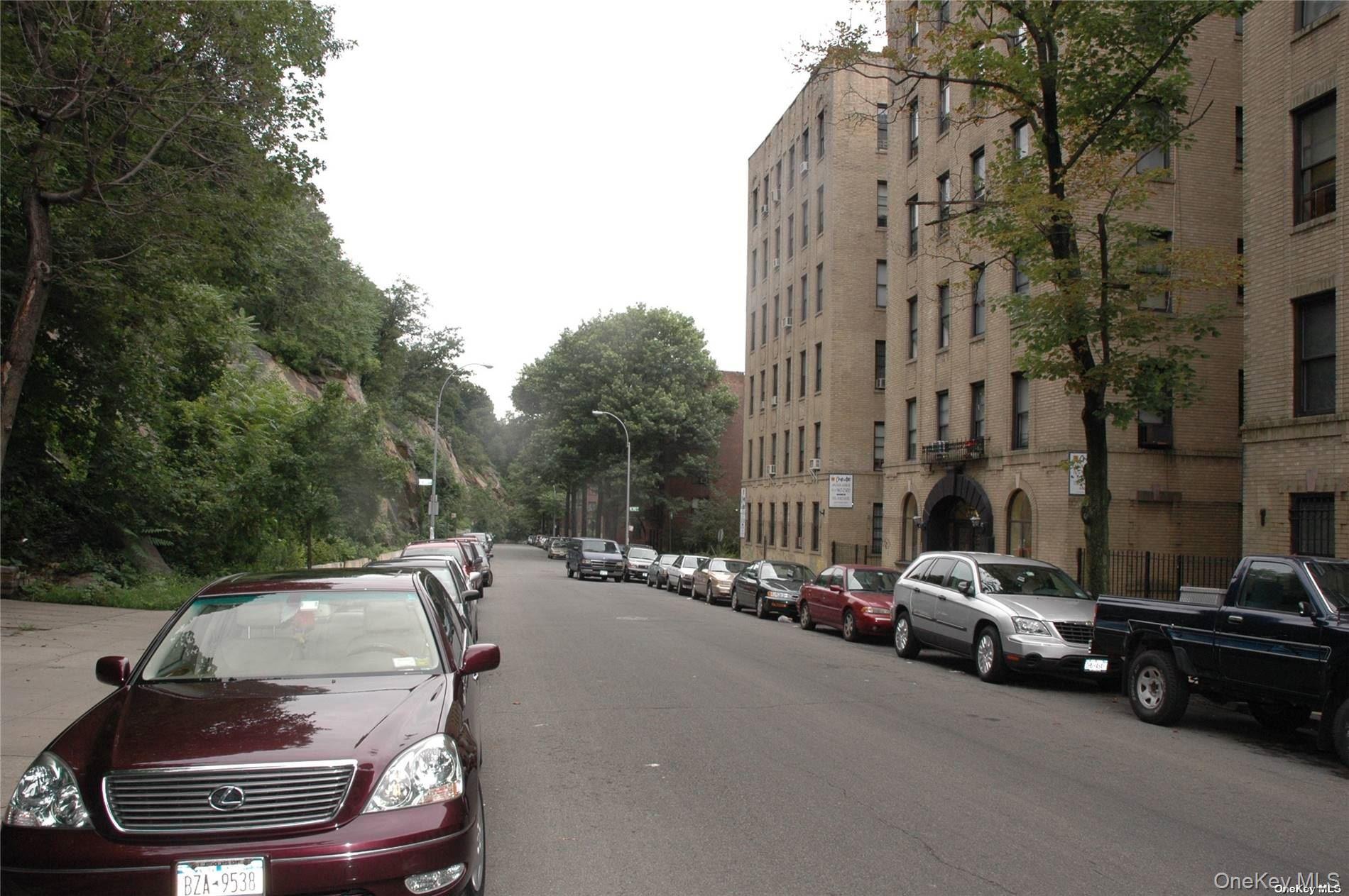 Listing photo 1 of 5