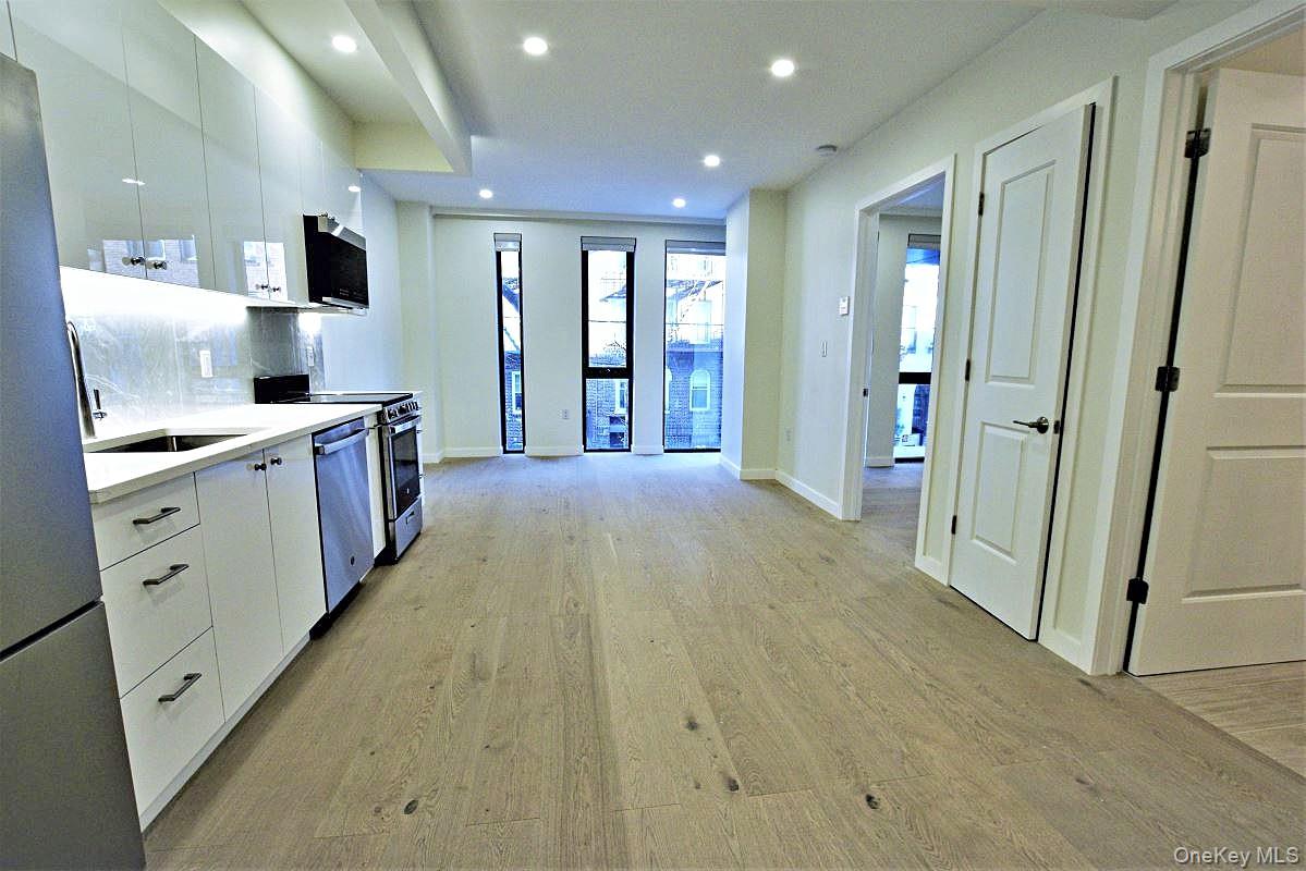 Listing photo 1 of 5