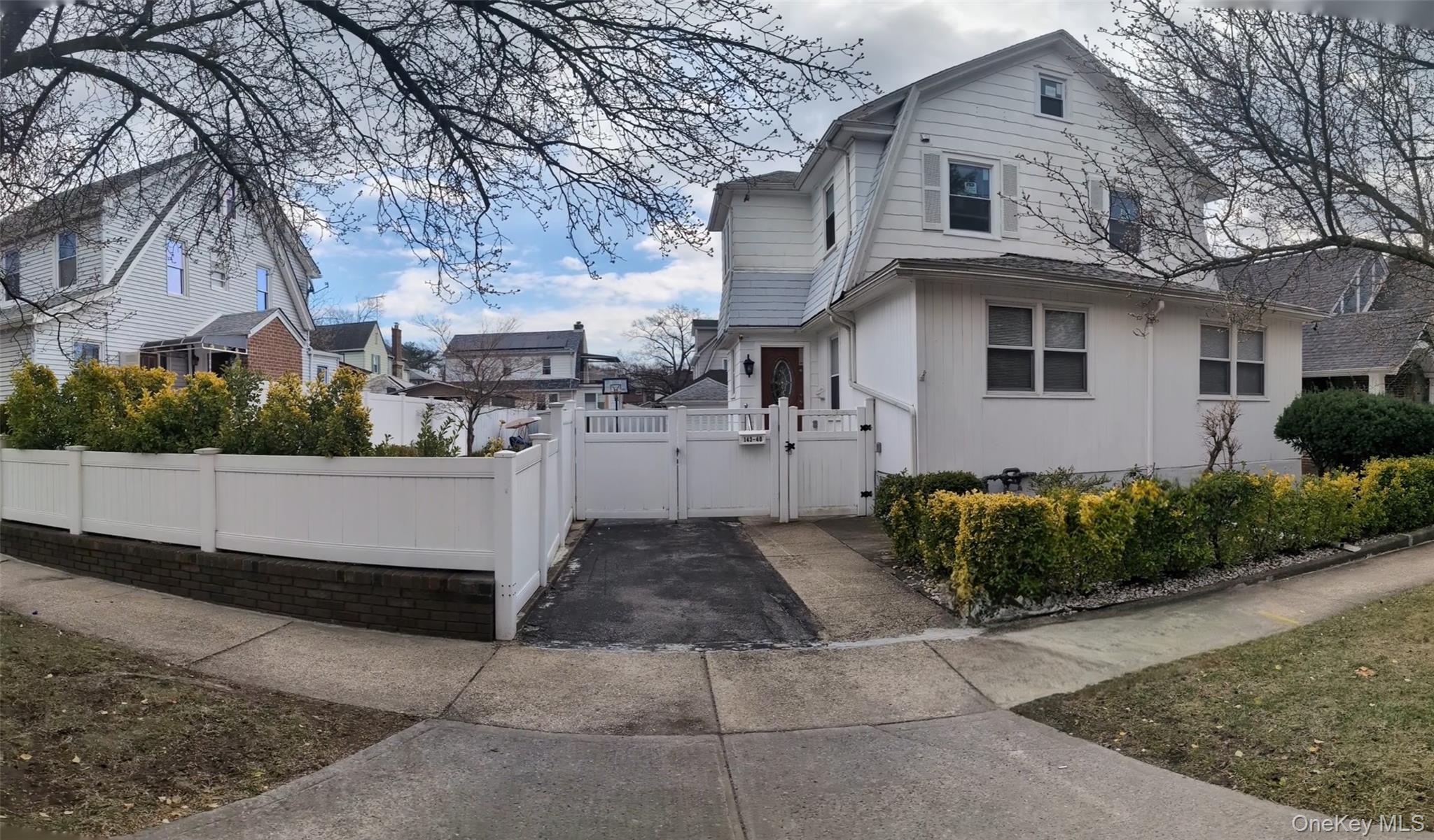 Listing photo 1 of 5