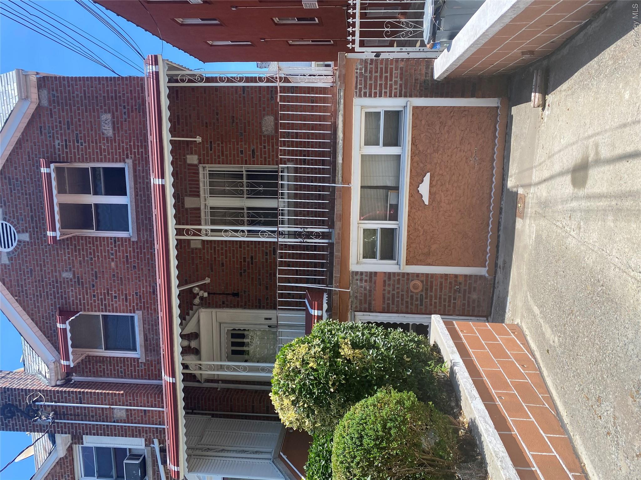 Listing photo 1 of 5