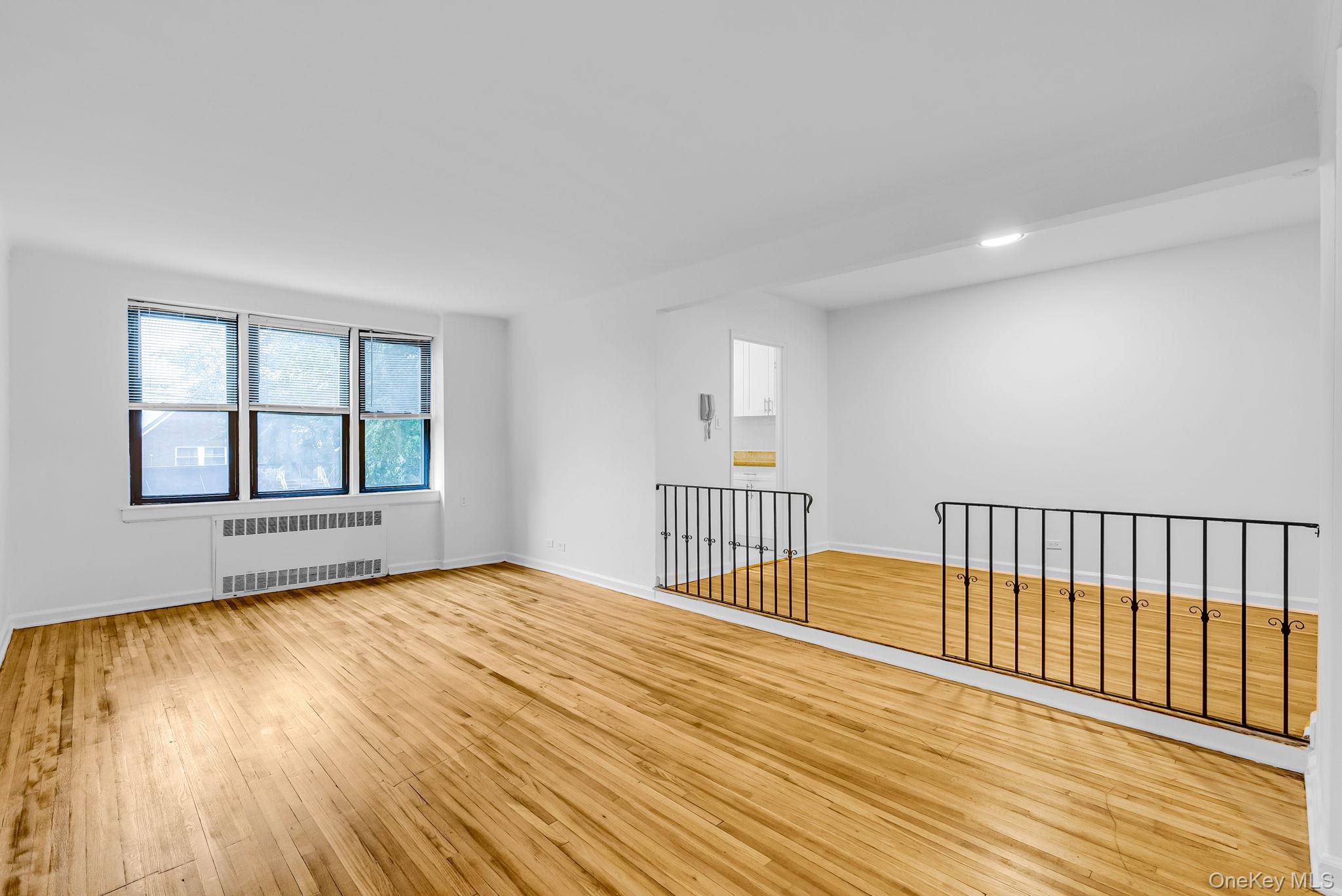 Listing photo 1 of 5