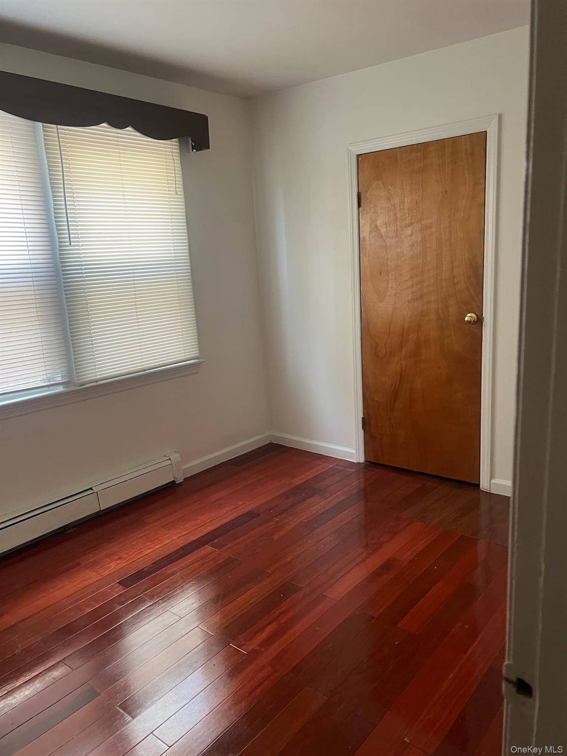 Listing photo 1 of 5