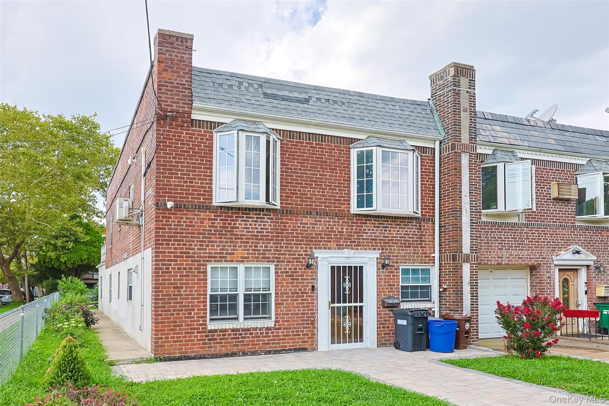 Listing photo 1 of 5