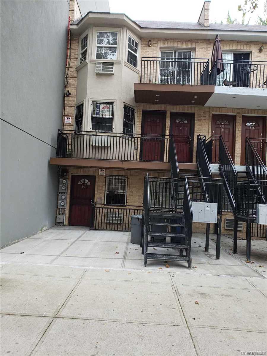 Listing photo 1 of 5