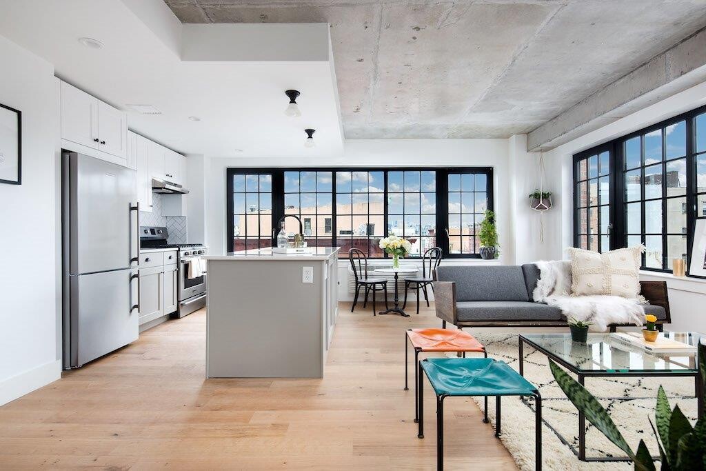 Listing photo 1 of 5