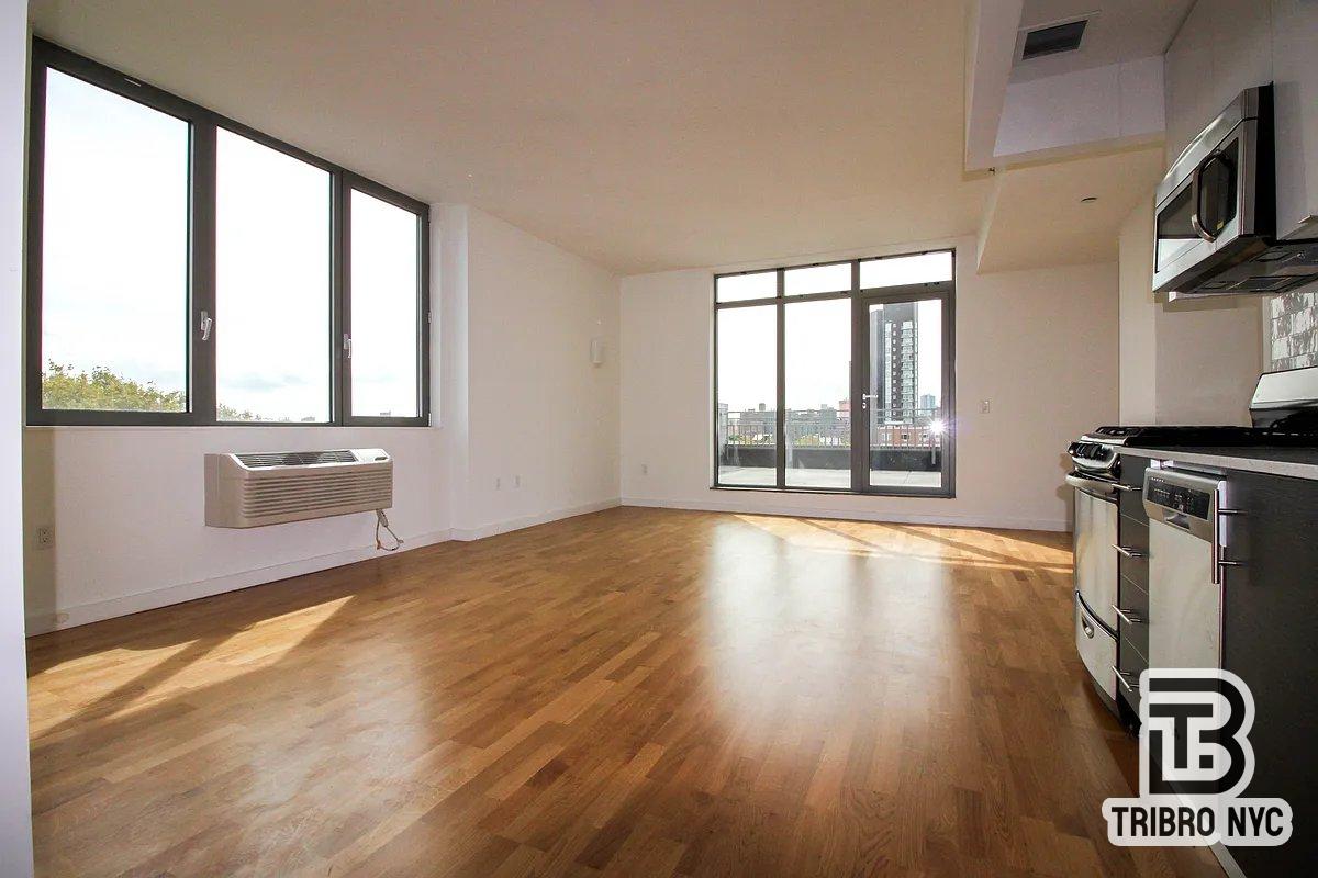 Listing photo 1 of 5