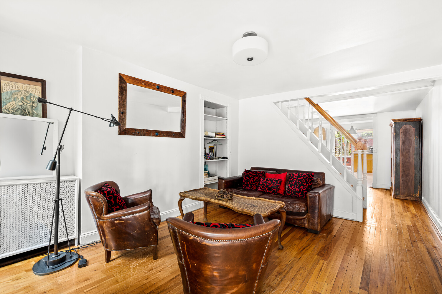 Listing photo 1 of 5