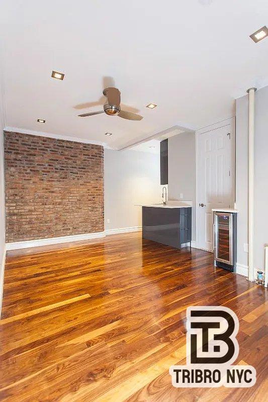 Listing photo 1 of 4
