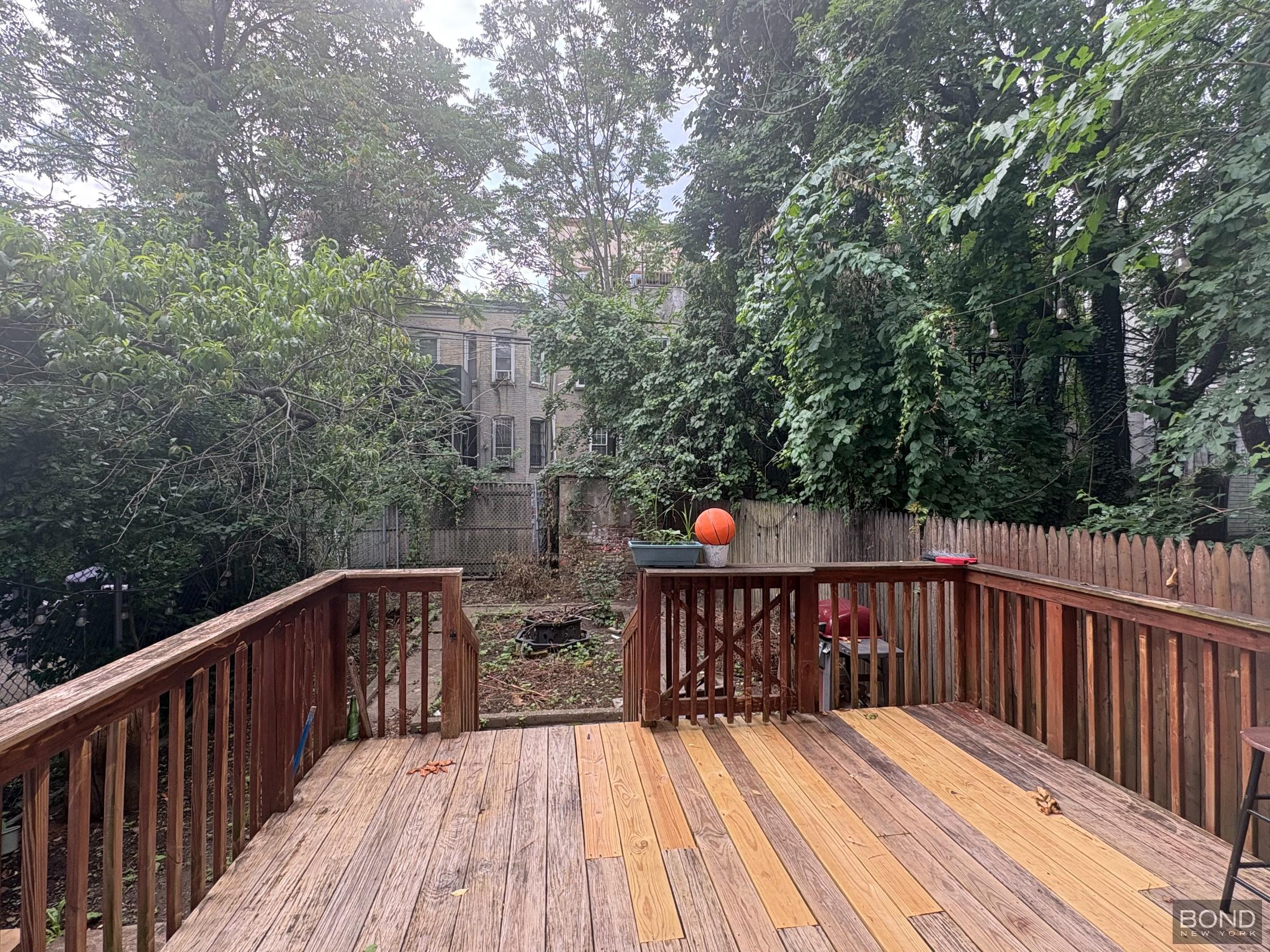 Listing photo 1 of 5