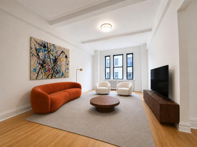 Listing photo 1 of 5